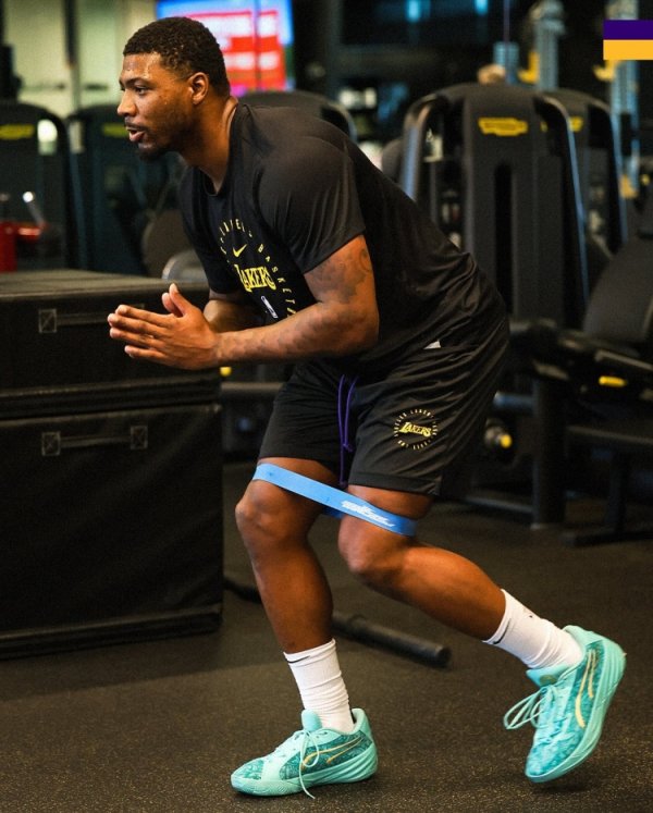 Vanguard phòng thủ trong mùa giải mới! Lakers chính thức đăng ảnh đào tạo về người chơi mới của đội 