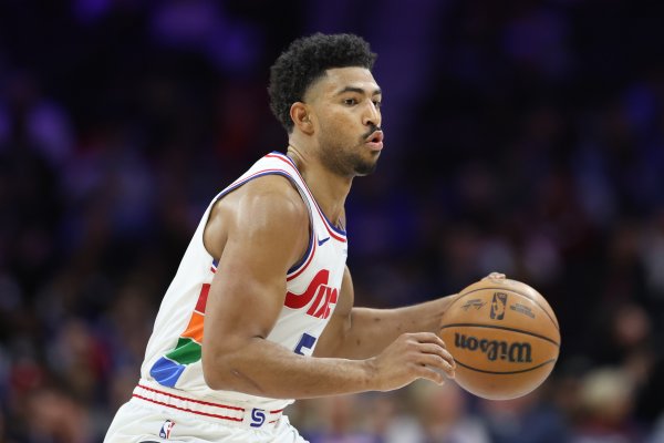 Ba điểm quan trọng đã kết thúc trò chơi! Grimes ghi được 24 điểm với 5 quả ba điểm, 3 rebound và 4 k