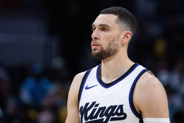 Hôm nay, The Kings đối đầu với Lakers trên sân nhà! LaVine nâng cấp lên trò chơi