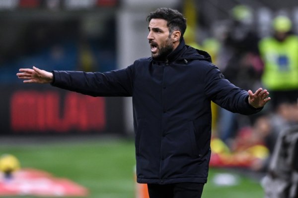 Fabregas: Tôi không muốn nói về Tudor vì thế giới không công bằng với nhiều huấn luyện viên. Alonso 