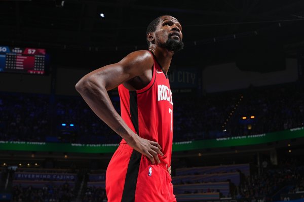 KD: Sau khi rời Warriors, họ đã giành được chức vô địch. Tôi đã đến một số đội và trải nghiệm những 