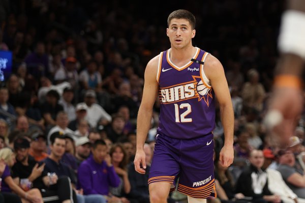 Dillon: Gillespie là một chàng trai cứng rắn, làm việc chăm chỉ, sút chính xác và không bị tụt hậu t