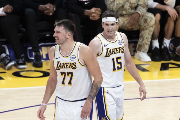 Redick: Cả Doncic và Reeves đều chơi cực tốt và gây áp lực lớn lên hàng thủ Hornets.