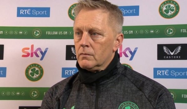 HLV Ireland: Cristiano Ronaldo nói tôi gây áp lực lên trọng tài và việc đó không liên quan gì đến tô