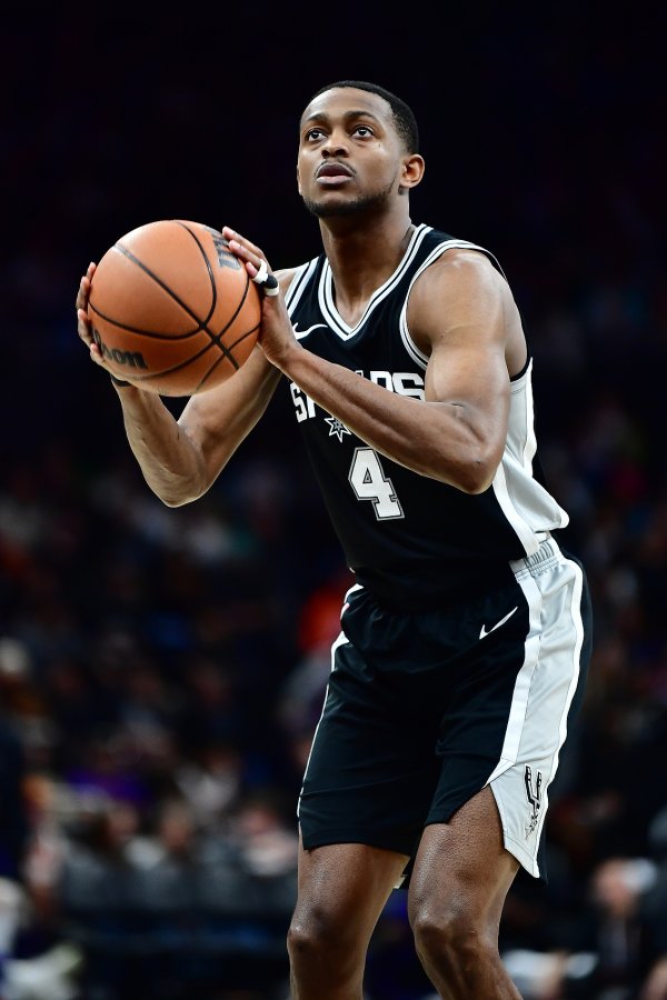 Cáo: Những cú nhảy có thể mở ra cánh cổng tấn công. Tôi có thể ghi bàn và chuyền bóng khi đối thủ đa