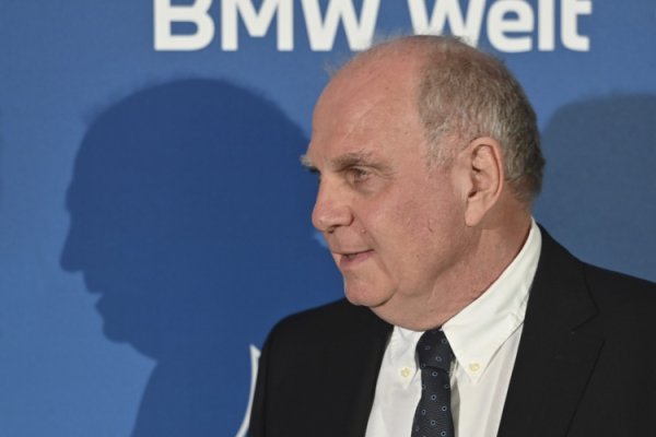 Hoeness: Rất hài lòng với tình hình của đội, đây là Bayern lý tưởng của chúng tôi