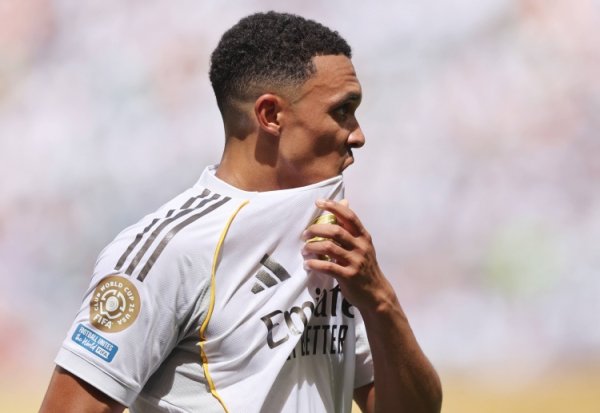 Hai cầu thủ người Anh đã đá chính cho Real Madrid ở La Liga. Lần gần đây nhất là Beckham và Woodgate